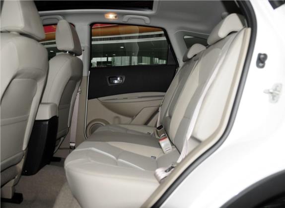 逍客 2015款 2.0XV 酷雷 CVT 2WD 车厢座椅   后排空间