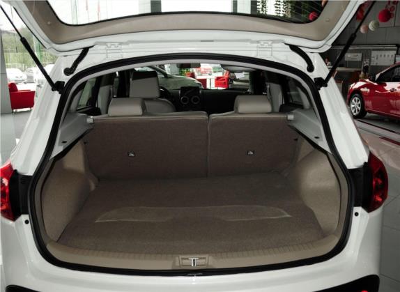 逍客 2015款 2.0XV 酷雷 CVT 2WD 车厢座椅   后备厢