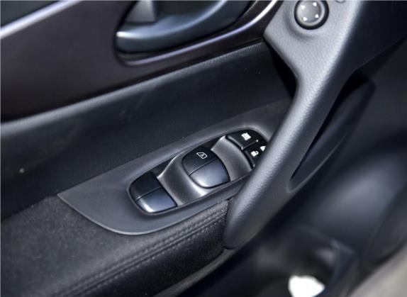 逍客 2016款 1.2T CVT时尚版 车厢座椅   门窗控制