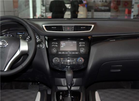 逍客 2016款 2.0L CVT豪华版 中控类   中控台