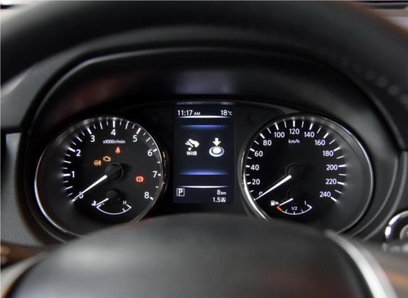 逍客 2016款 2.0L CVT豪华版 中控类   仪表盘