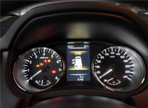 逍客 2016款 2.0L CVT尊享版 中控类   仪表盘