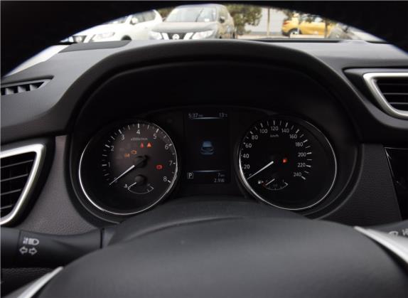 逍客 2017款 2.0L CVT智享版 国VI 中控类   仪表盘