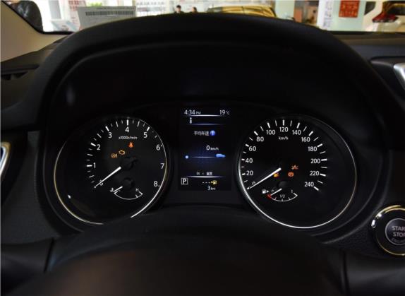 逍客 2019款 2.0L CVT豪华版 中控类   仪表盘