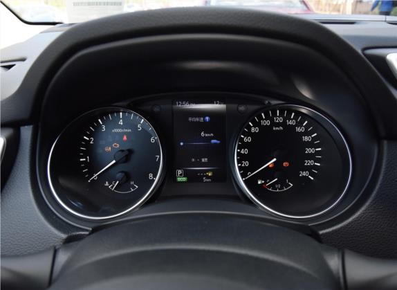 逍客 2019款 2.0L CVT智享版 中控类   仪表盘