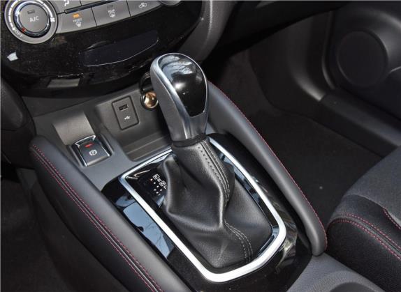 逍客 2019款 2.0L CVT智享版 中控类   挡把