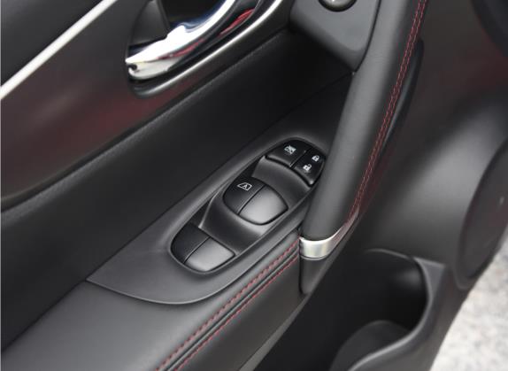 逍客 2021款 2.0L CVT旗舰版 车厢座椅   门窗控制