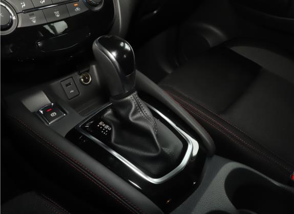 逍客 2021款 2.0L CVT智享版 中控类   挡把