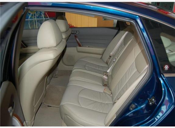 天籁 2006款 230JK-S舒适天窗 车厢座椅   后排空间
