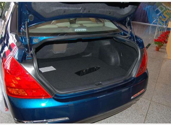 天籁 2006款 230JK-S舒适天窗 车厢座椅   后备厢
