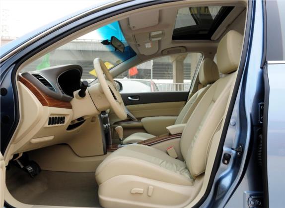天籁 2011款 2.5L XL-NAVI智领版 车厢座椅   前排空间
