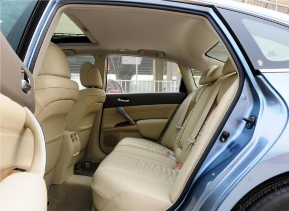 天籁 2011款 2.5L XL-NAVI智领版 车厢座椅   后排空间
