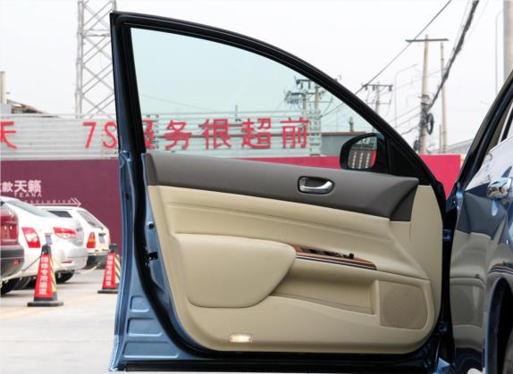 天籁 2011款 2.5L XL-NAVI智领版 车厢座椅   前门板