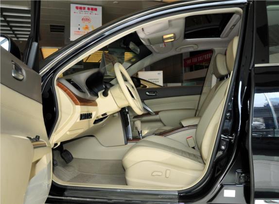 天籁 2011款 2.0L XL荣耀版 车厢座椅   前排空间