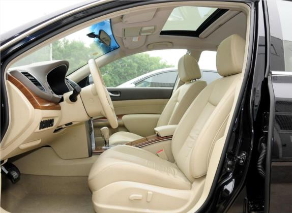 天籁 2012款 2.0L XL智享版 车厢座椅   前排空间