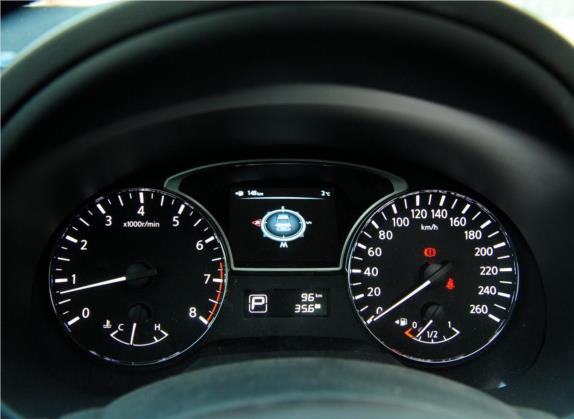 天籁 2013款 2.5L XL-NAVI Tech智享版 中控类   仪表盘