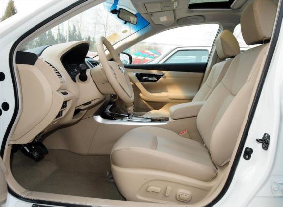 天籁 2013款 2.0L XL舒适版 车厢座椅   前排空间