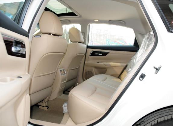 天籁 2013款 2.0L XL舒适版 车厢座椅   后排空间