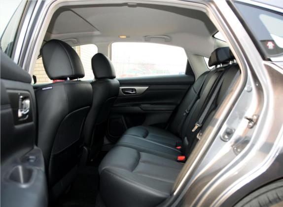 天籁 2013款 2.5L XL领先版 车厢座椅   后排空间