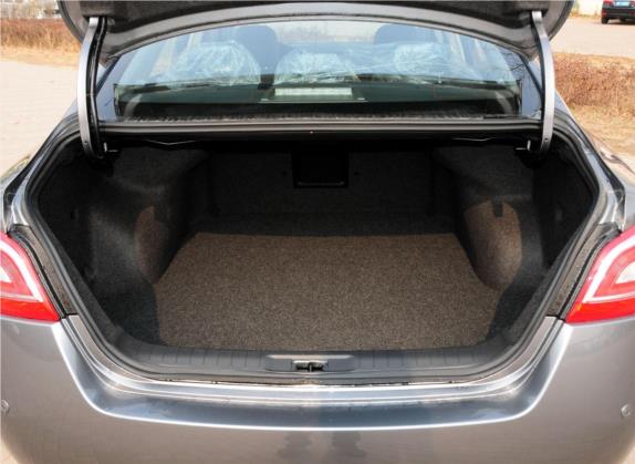 天籁 2013款 2.5L XL领先版 车厢座椅   后备厢
