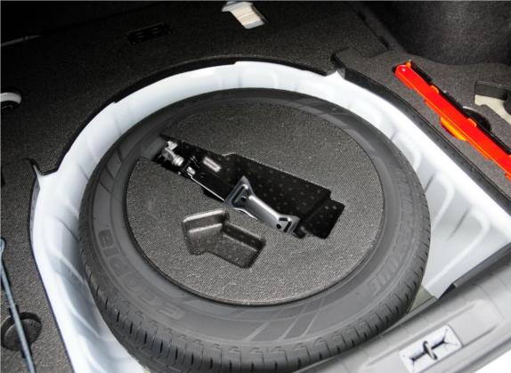 天籁 2013款 2.0L XL-NAVI智领版 其他细节类   备胎