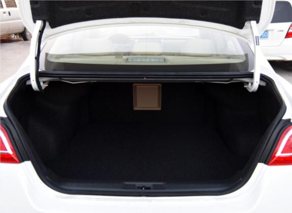 天籁 2013款 2.0L XE时尚版 车厢座椅   后备厢