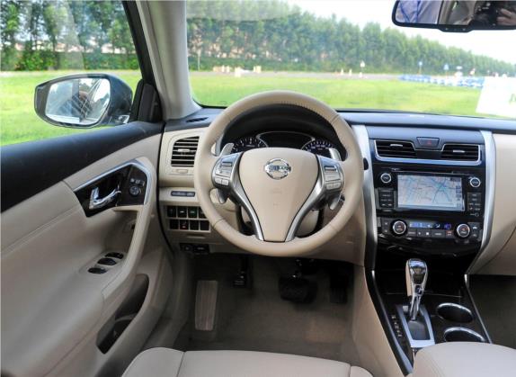 天籁 2014款 公爵 2.5L XV-VIP尊领版 中控类   驾驶位