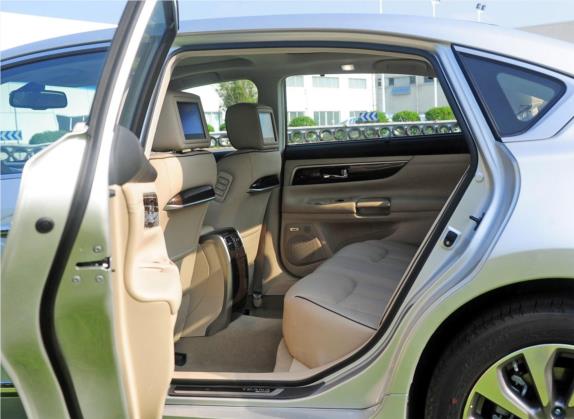 天籁 2014款 公爵 2.5L XV-VIP尊领版 车厢座椅   后排空间