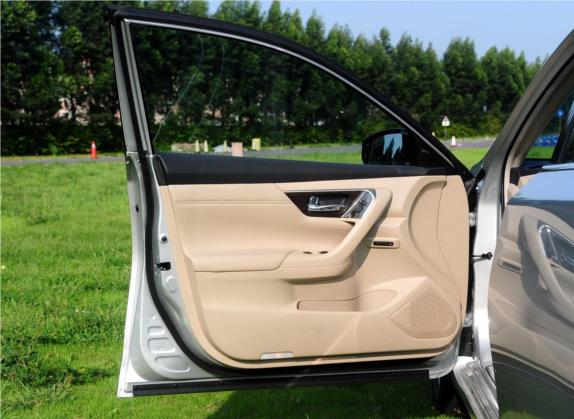 天籁 2014款 公爵 2.5L XV-VIP尊领版 车厢座椅   前门板