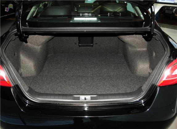 天籁 2014款 公爵 2.5L XV尊享版 车厢座椅   后备厢