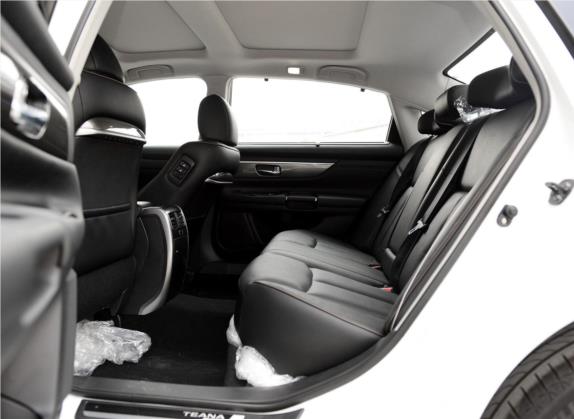 天籁 2014款 公爵 2.5L XV尊雅版 车厢座椅   后排空间