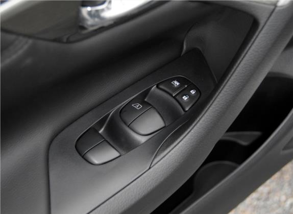 天籁 2014款 2.5L XL Upper科技版 车厢座椅   门窗控制