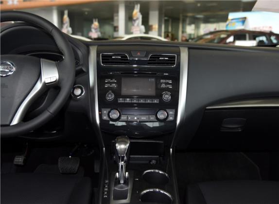天籁 2015款 2.0L XL-Sporty欧冠运动版 中控类   中控台