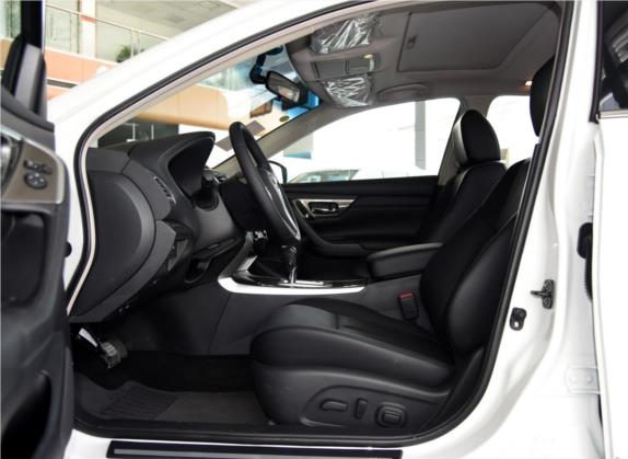 天籁 2015款 2.0L XL-Sporty欧冠运动版 车厢座椅   前排空间
