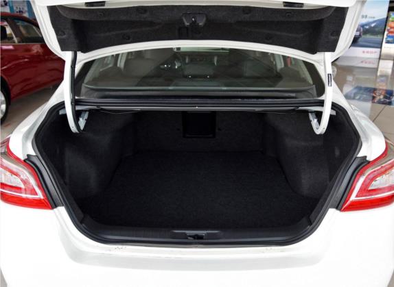 天籁 2015款 2.0L XL-Sporty欧冠运动版 车厢座椅   后备厢