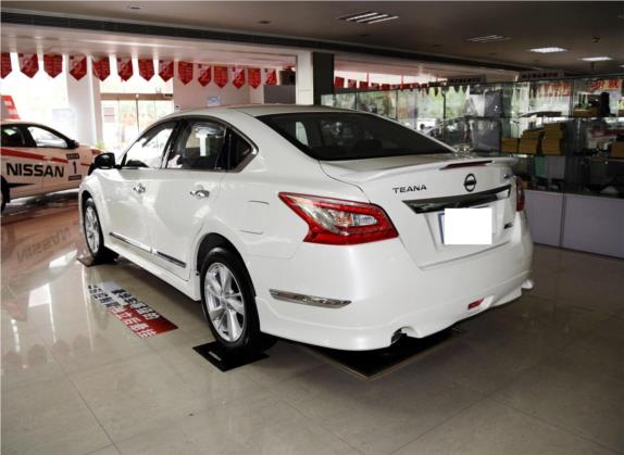 天籁 2015款 2.0L XL-Sporty欧冠运动版 外观   斜后
