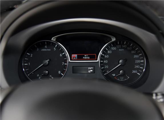 天籁 2015款 2.0L XL-Sporty欧冠运动版 中控类   仪表盘