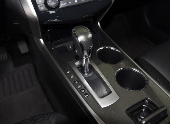 天籁 2015款 2.0L XL-Sporty欧冠运动版 中控类   挡把