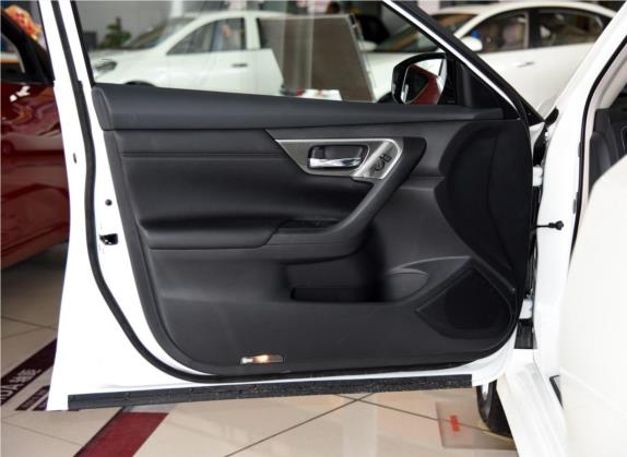 天籁 2015款 2.0L XL-Sporty欧冠运动版 车厢座椅   门窗控制
