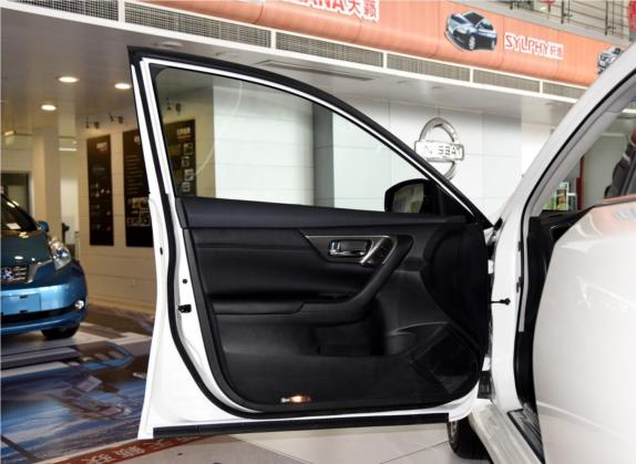 天籁 2015款 公爵 2.5L XV欧冠荣耀版 车厢座椅   前门板