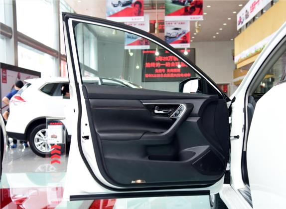 天籁 2016款 2.0L XL舒适版 车厢座椅   前门板