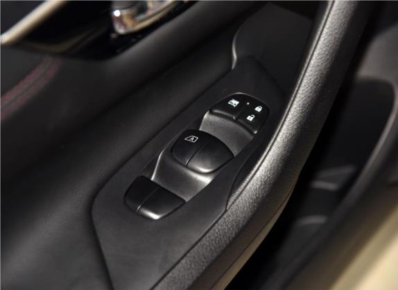 天籁 2016款 2.5L XL 舒享版 车厢座椅   门窗控制