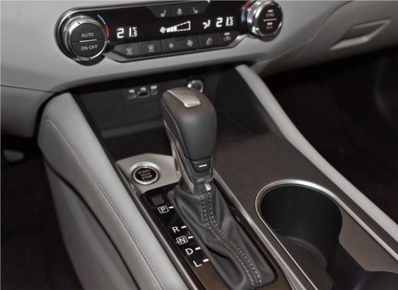天籁 2019款 2.0T XV AD1 智尊领航版 中控类   挡把