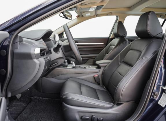 天籁 2019款 2.0L XL Upper 智行版 车厢座椅   前排空间