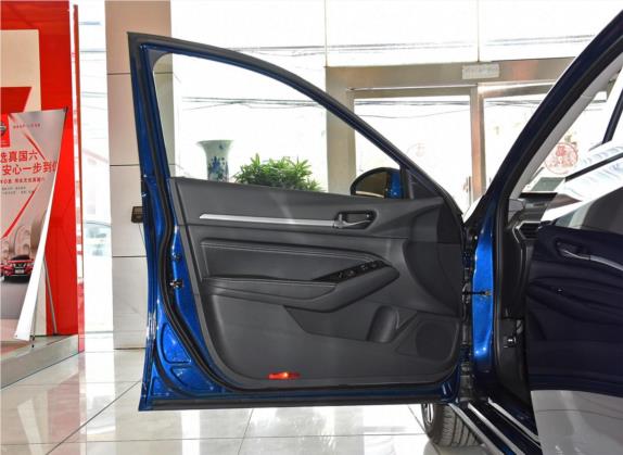天籁 2019款 2.0T XL Upper 智享版 车厢座椅   前门板