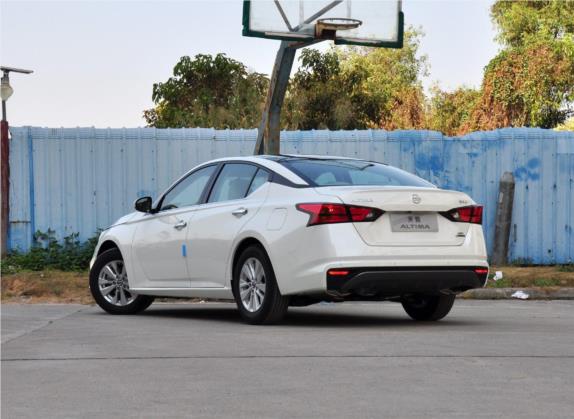 天籁 2020款 2.0T XL 智领版 外观   斜后