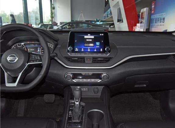 天籁 2020款 改款 2.0L XL Upper 智行版 中控类   中控台