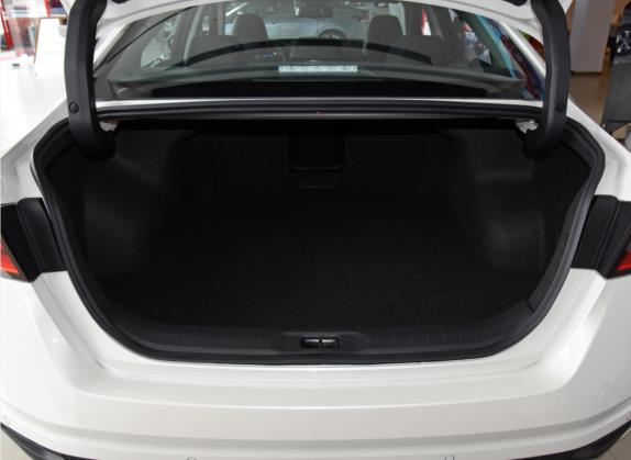 天籁 2020款 改款 2.0L XL Upper 智行版 车厢座椅   后备厢