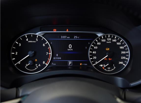天籁 2020款 改款 2.0L XL Upper 智行版 中控类   仪表盘
