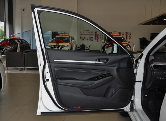天籁 2021款 2.0L XL 舒适版 车厢座椅   前门板